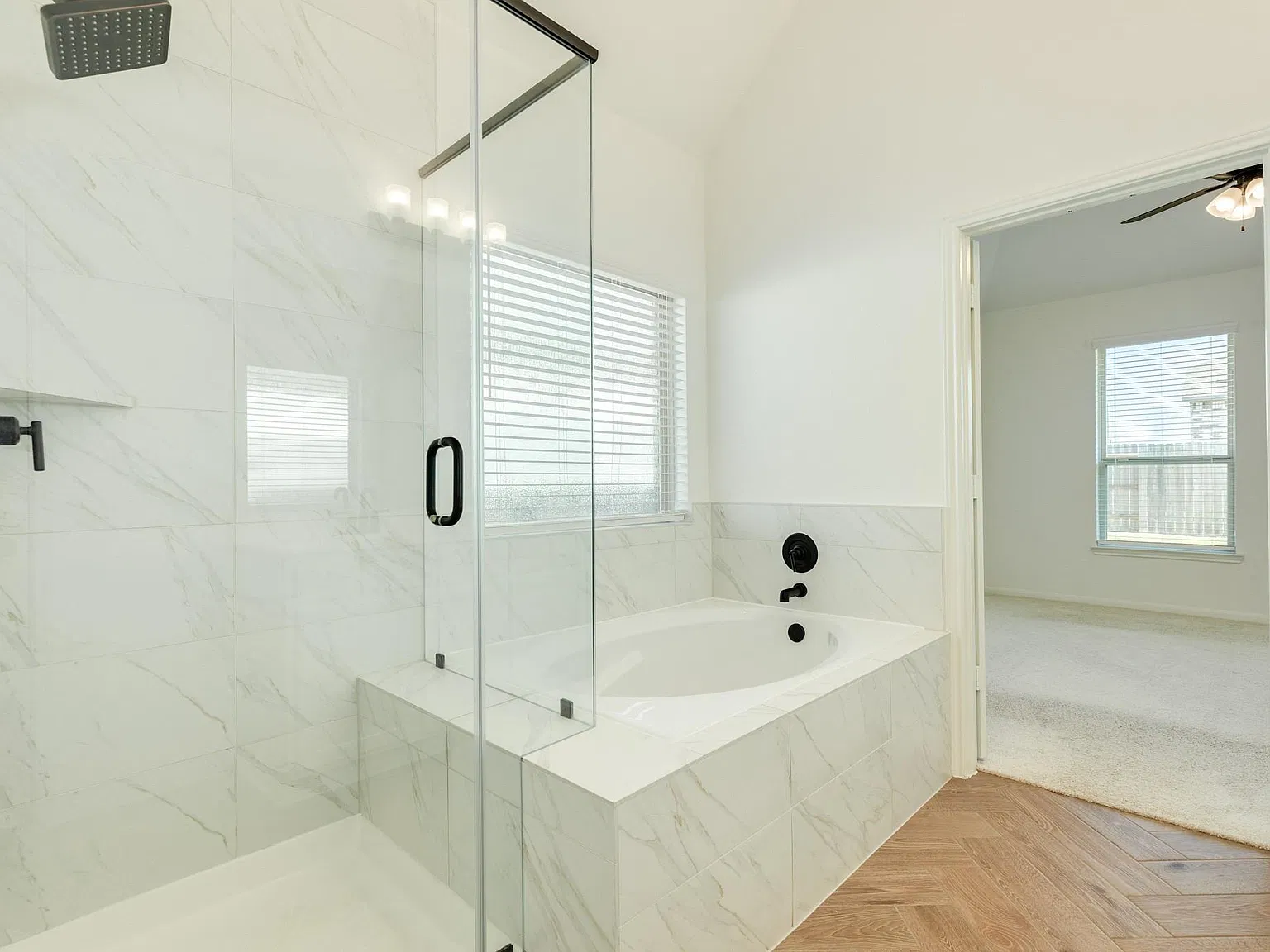 3 bed, 2.0 bath, 1444 sqft, $2,200 — Photo 4