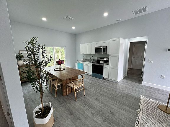 4th image of 600 Mediterranean Ct