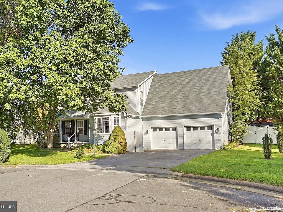 1st image of 107 Romney Pl