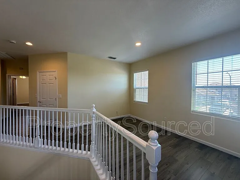 1633 Sparrowhawk St — Photo 35