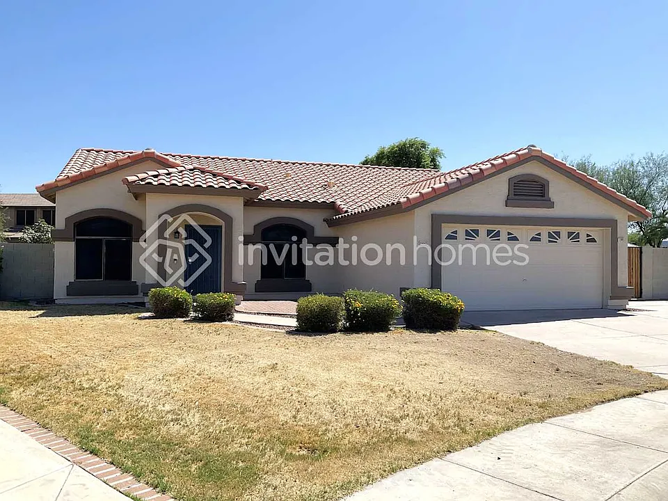 2460 E Wildhorse Pl