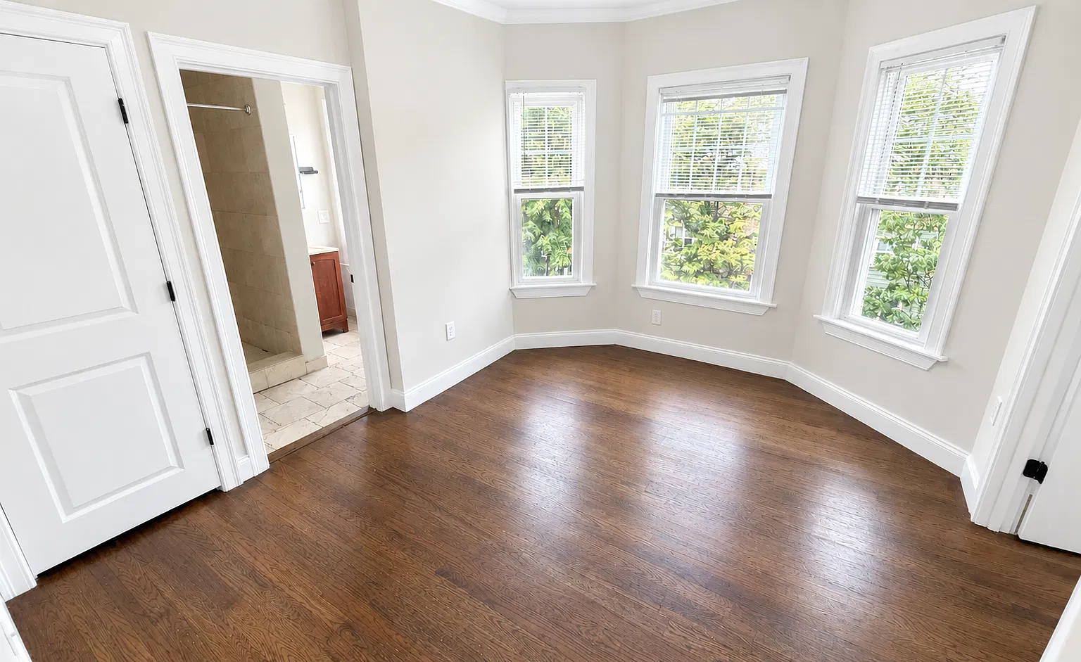 3 bed, 1000 sqft, $2,595 — Photo 1