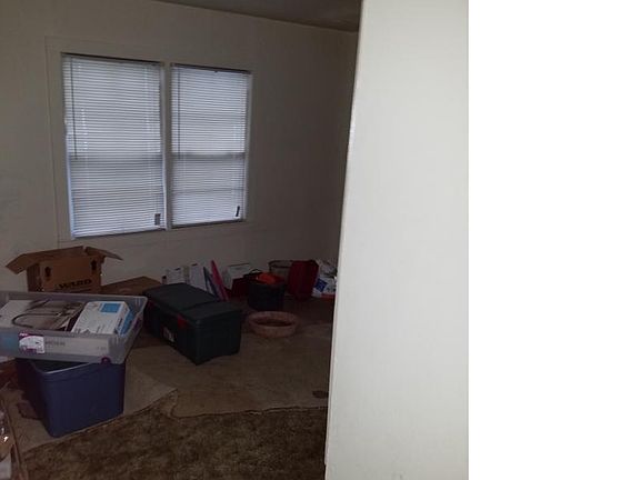 5th image of 404 S 2nd St