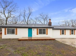 42 Wallace Ln, Lacygne, KS 66040