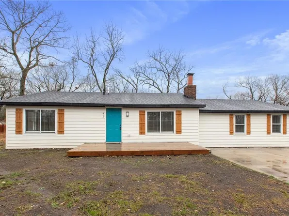 42 Wallace Ln, Lacygne, KS 66040