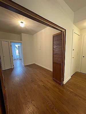 5th image of 181 Nassau Ave #1