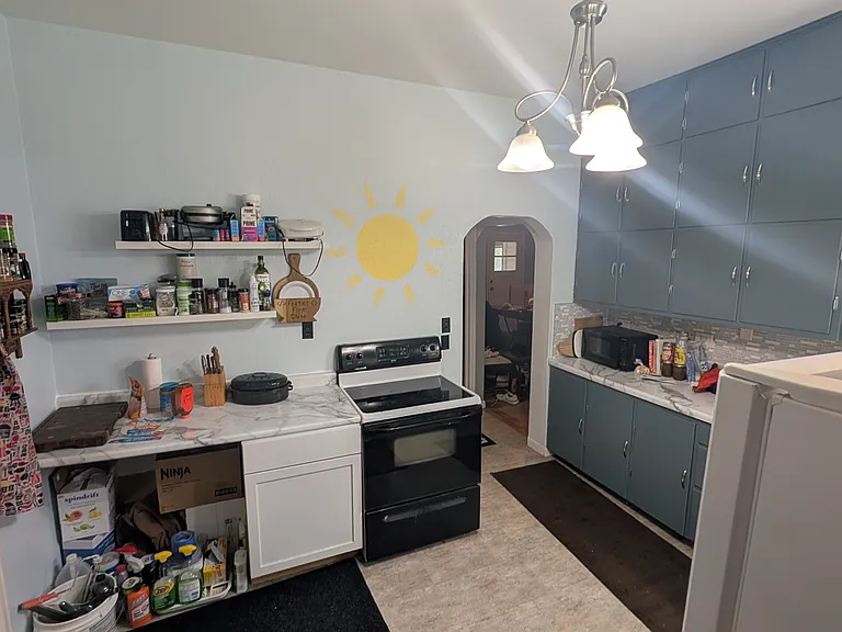 634 Niagara St — Photo 3