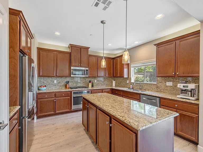 7092 Crimora Ave — Photo 3
