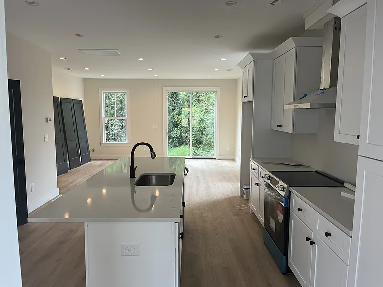 805 Yancey St #A — Photo 2