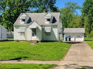 28480 N Park Dr, North Olmsted, OH 44070