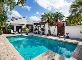 565 Tierra Mar LN #33, NAPLES, FL 34108