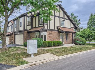 210 Stoneybrook Ln, Bloomingdale, IL 60108