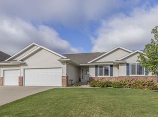 3412 Penny Ln, Marion, IA 52302