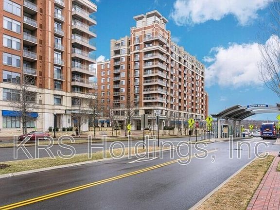 2nd image of 3600 Glebe Rd Unit 920W