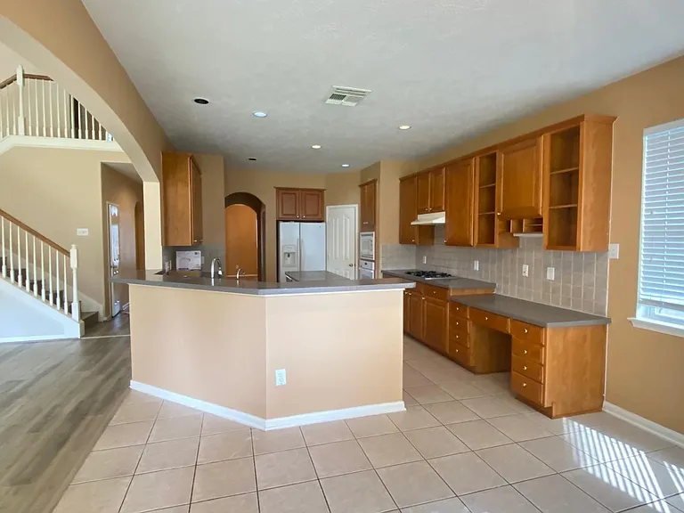 2503 Westerlake Dr — Photo 11