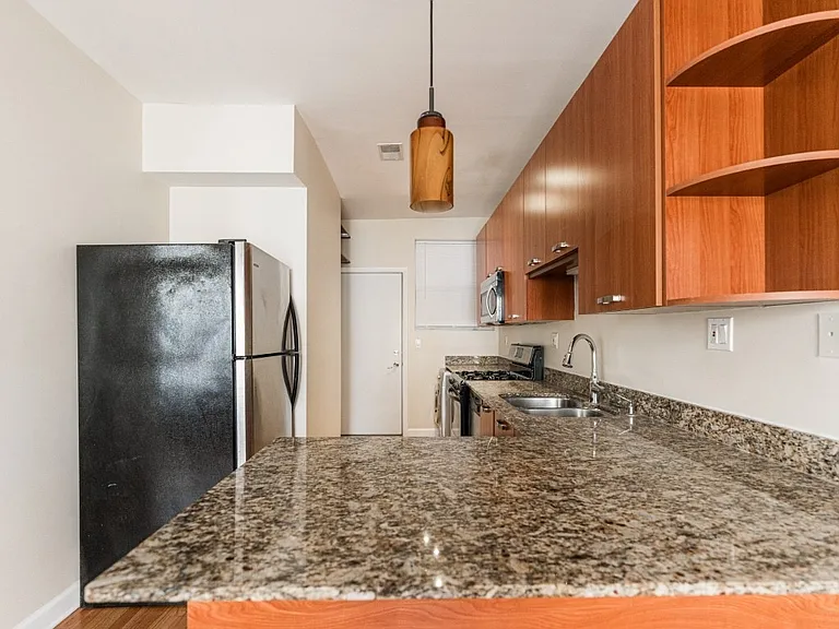 1334 W Estes Ave #2S — Photo 9