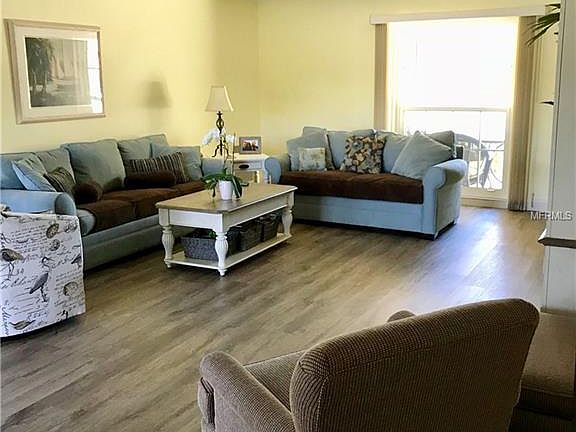 4th image of 7083 W Country Club Dr