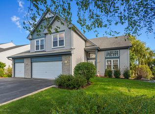 1098 Cormar Dr, Lake Zurich, IL 60047