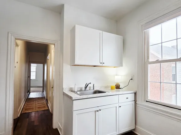 56 N 3rd St #B, Oxford, PA 19363