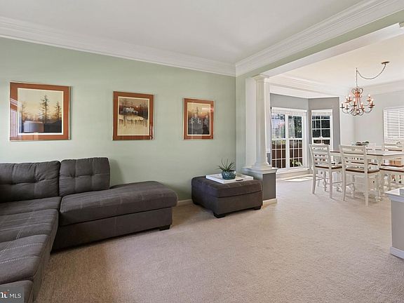 4th image of 208 N Field Way
