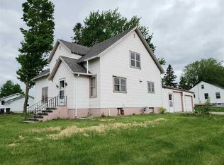 7702 Yellowstone Dr, Hewitt, WI 54441