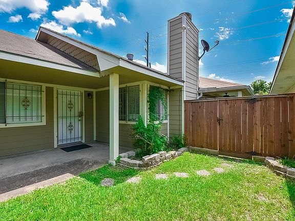 3rd image of 3723 Varla Ln