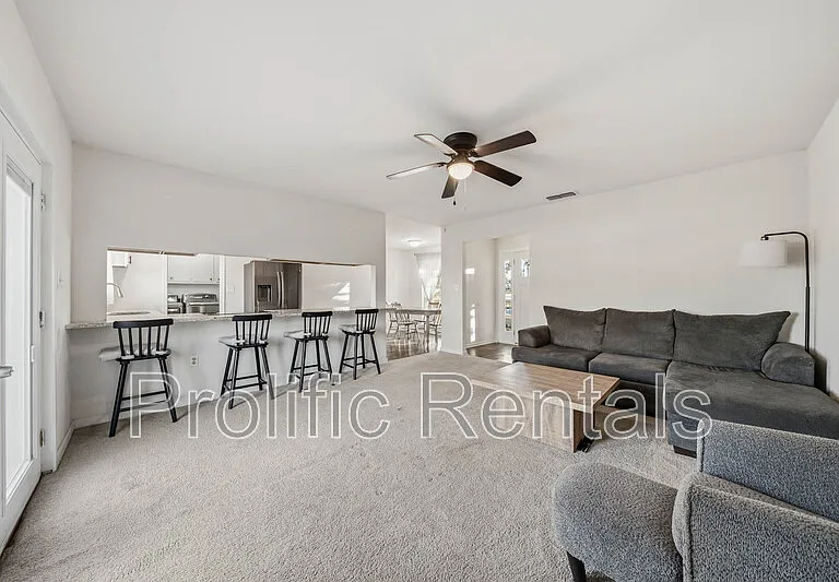 610 Creek St — Photo 17