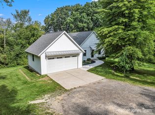 8475 Squires St NE, Rockford, MI 49341