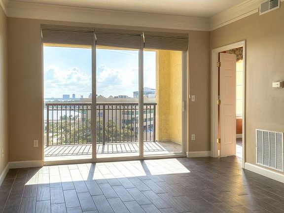 3rd image of 345 Bayshore Blvd APT 809
