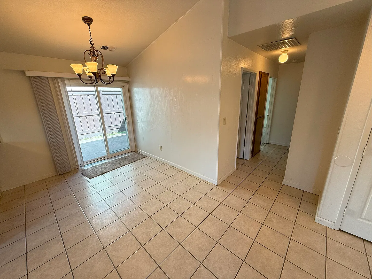 2 bed, 1040 sqft, $1,950 — Photo 3