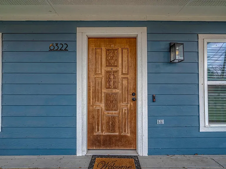 6322 Victoria St — Photo 4