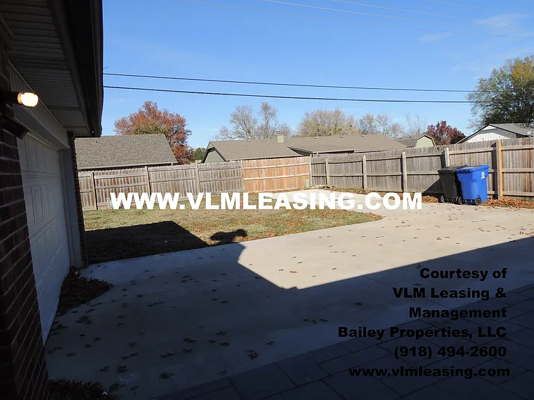 404 W Vicksburg St — Photo 7