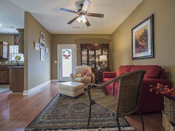 4th image of 806 General Cabot Ct