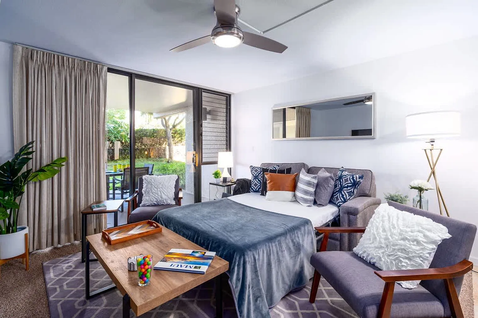 1 bed, 2.0 bath, 893 sqft, $7,490 — Photo 3