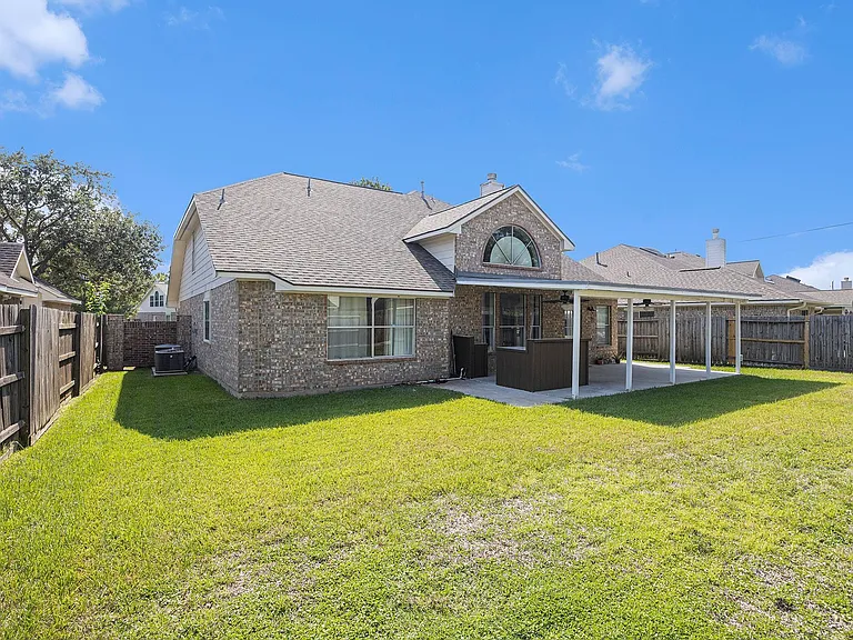 3603 NE Beacon Hill Dr — Photo 27