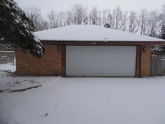 3rd image of 522 Glen Forest Dr