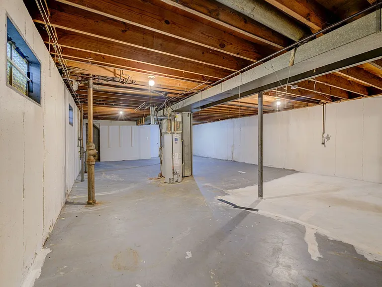 2303 Ida Dr — Photo 23