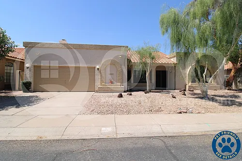 1047 W Lakeridge Dr Photo 1