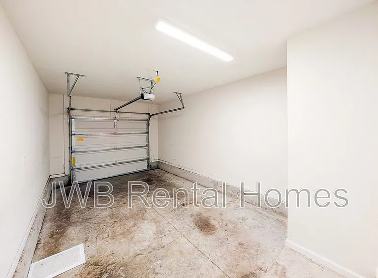 6861 Lake Mist Ln — Photo 13