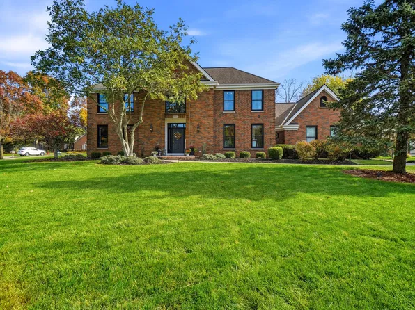 5805 Medallion Dr E, Westerville, OH 43082