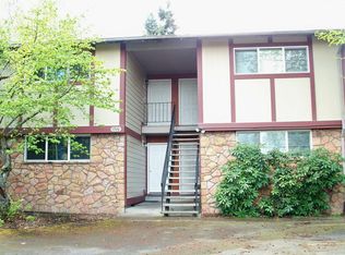 5926 NE Skidmore St APT 2, Portland, OR 97218