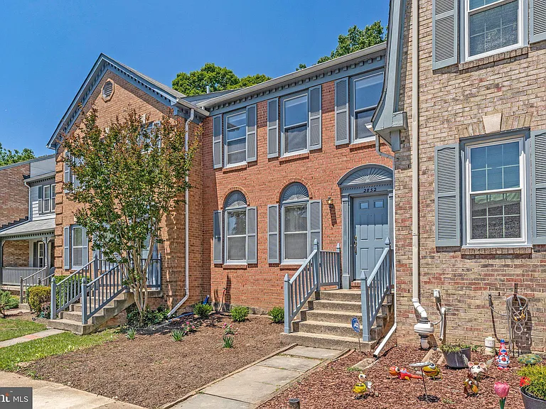 2852 Yarn Ct — Photo 3