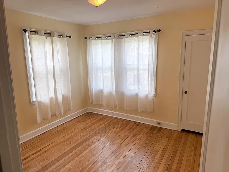 219 Langford Ct — Photo 6