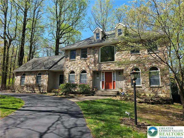 3122 Dogwood Ln, Allentown, PA 18103