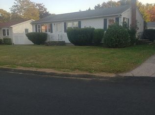 40 Naples Ave, Warwick, RI 02886