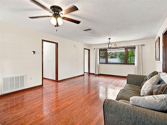 5th image of 1139 DESMOND AVENUE