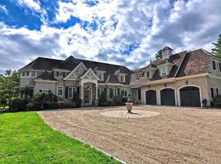 4 Stone Bridge Ln, Milton, MA 02186