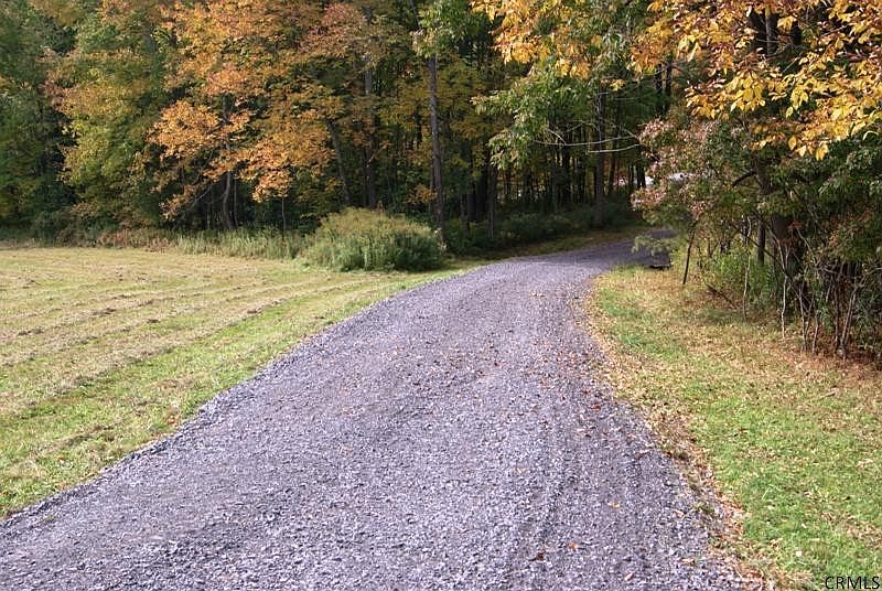 2nd image of 689 SAWYER HOLLOW Road