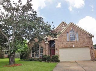 118 Papaya St, Lake Jackson, TX 77566