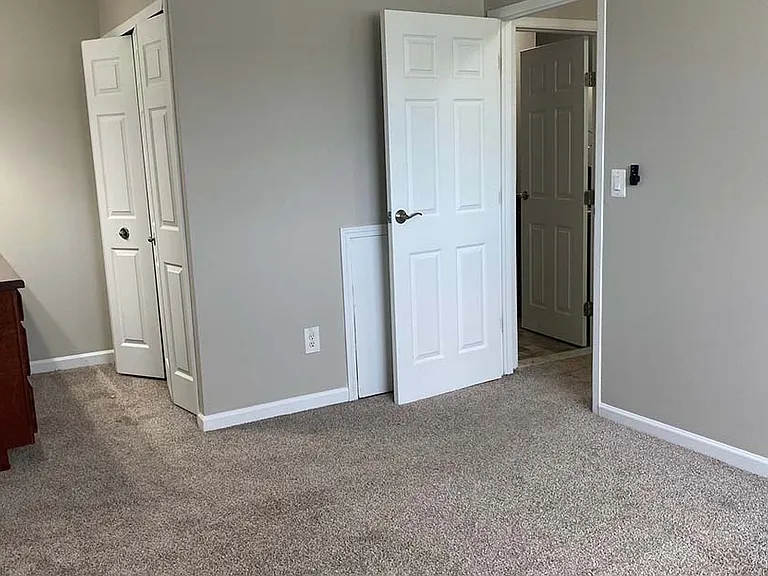 Marianne Manor Apartments — Photo 9